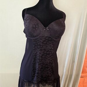 Gilligan & O'Malley Black Lace Chemise with Sweetheart Neckline pinup